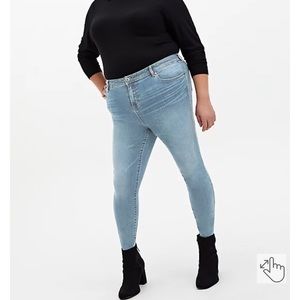 Torrid SZ 14S Midfit Skinny Jeans